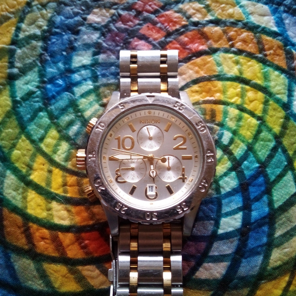 Nixon watch